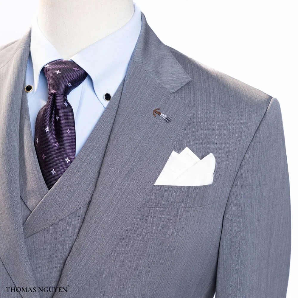 Your-mature-may-vest-nam-lich-goc-trung-ao-vest-tren-manocanh